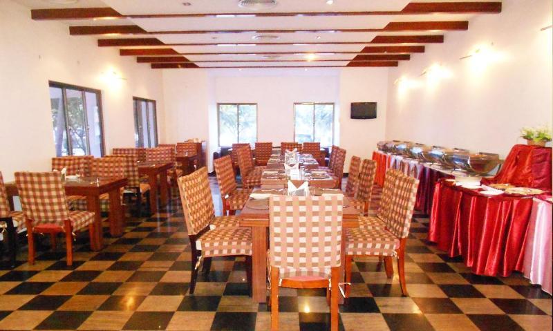 Hotel Riverside Resort And Spa קומבאקונאם מראה חיצוני תמונה